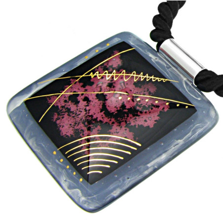 Wisior z kolekcji Sekrety Nocy Szare 55