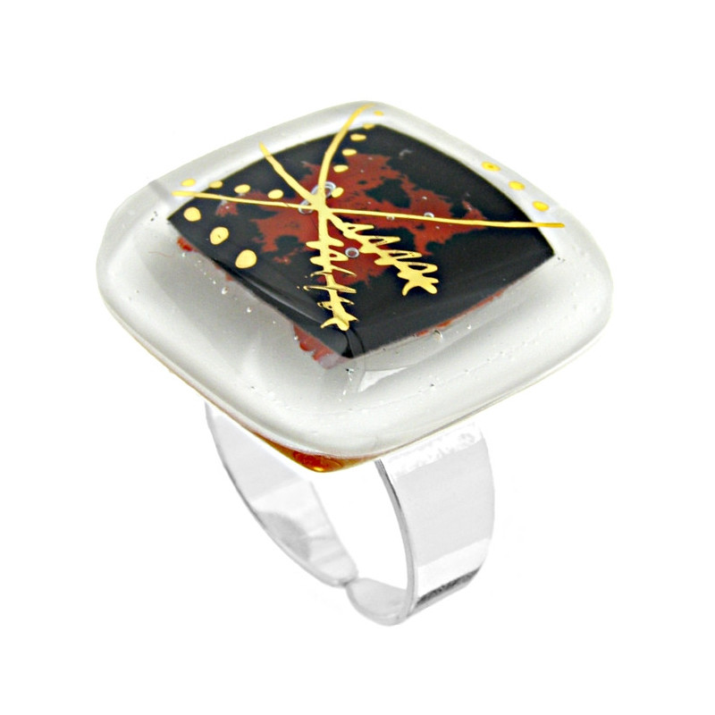 Pierścionek z kolekcji Sekrety Nocy Białe 25