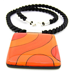 Wisior z Pomarańczowej kolekcji 55