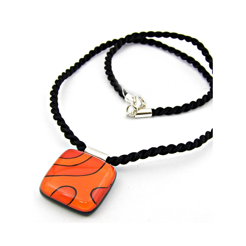 Wisior z Pomarańczowej kolekcji 25