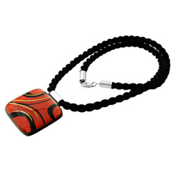 Wisior z Czerwono Czarnej kolekcji 35