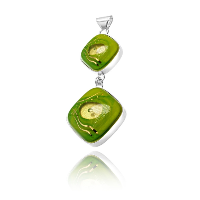 Wisior karo w oprawie srebrnej