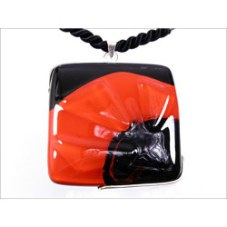 Wisior w oprawie z kolekcji Maki Czerwone 55