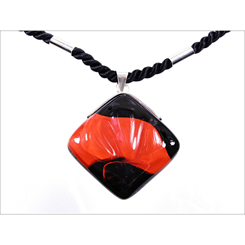 Wisior karo w oprawie z kolekcji Maki Czerwone 35