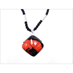 Wisior karo w oprawie z kolekcji Maki Czerwone 25