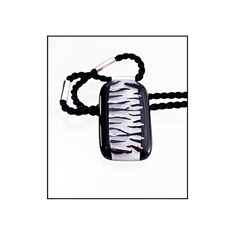 Wisior z kolekcji Black & White 45/25