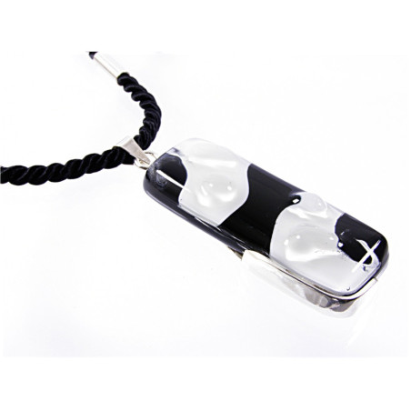 Wisior w oprawie z kolekcji Maki Białe 50/20