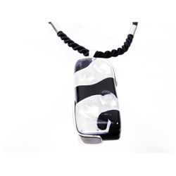 Wisior w oprawie z kolekcji Maki Białe 50/20