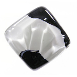 Pierścionek karo z kolekcji Maki Białe 30