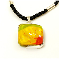 Wisior w oprawie z kolekcji Tulipany 25