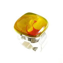 Pierścionek w oprawie z kolekcji Tulipany 20