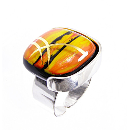 Pierścionek w oprawie z kolekcji Tramonto 20