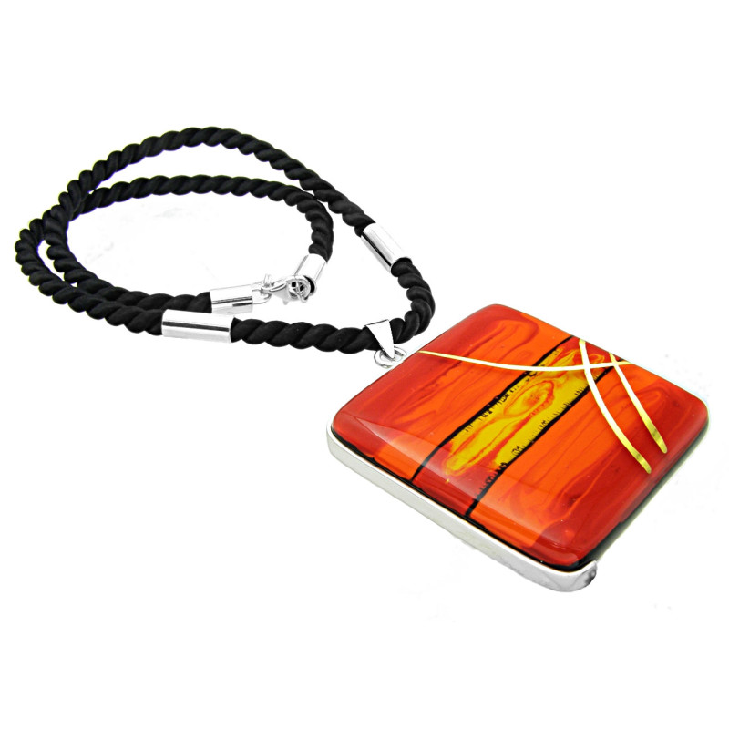 Wisior w oprawie z kolekcji Tramonto Rosso 55