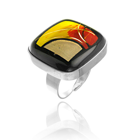 Pierścionek w oprawie z kolekcji Słońce Kairu 25