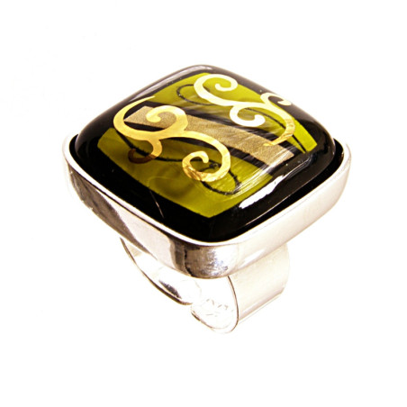 Pierścionek w oprawie z kolekcji Secesja 25