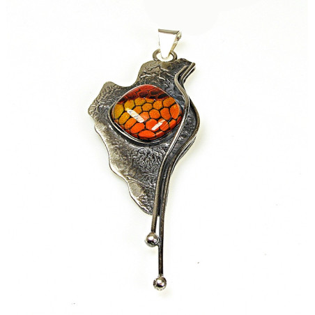 Wisiorek ze szkłem z kolekcji Kobra