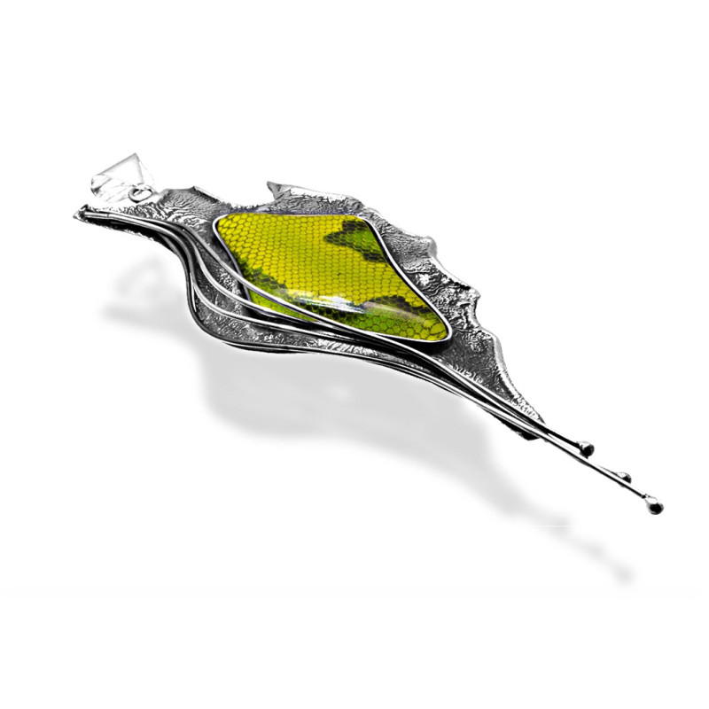 Wisior w oprawie srebrnej